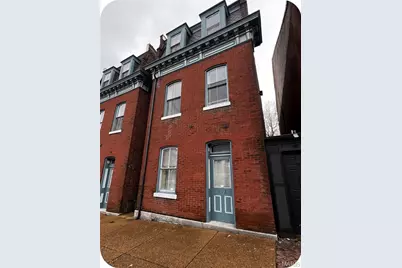 912 Russell Boulevard, Saint Louis, MO 63104 - Photo 1