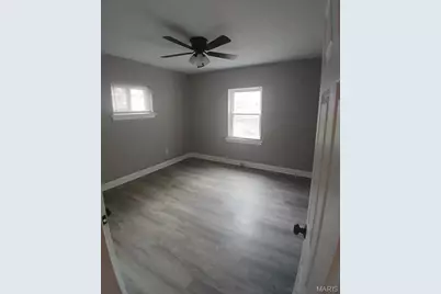 8554 Drury Lane, Saint Louis, MO 63147 - Photo 7