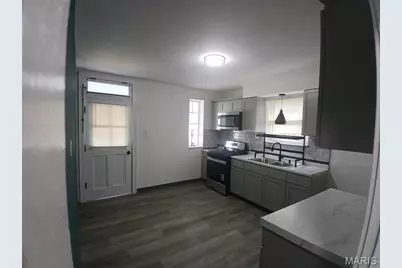 8554 Drury Lane, Saint Louis, MO 63147 - Photo 15