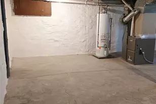 8554 Drury Ln, Saint Louis, MO 63147 - Photo 21