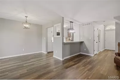 16180 Lea Oak Court, Chesterfield, MO 63017 - Photo 9