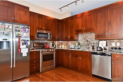 9 N Euclid Avenue #301, Saint Louis, MO 63108 - Photo 3