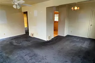 10262 Breckenridge Rd, Saint Ann, MO 63074 - Photo 5