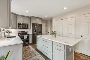 1297 Old Stone Dr, O'Fallon, MO 63368 - Photo 9