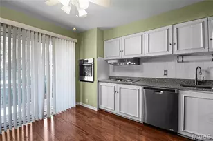 10364 Forest Brook Ln, Saint Louis, MO 63146 - Photo 9