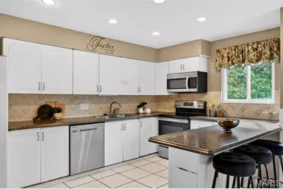 1627 Prestonpark Lane, Saint Louis, MO 63146 - Photo 25