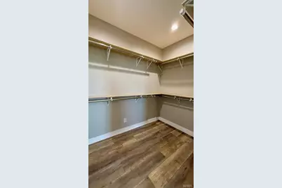 205 E Larkspur Ct, Hannibal, MO 63401 - Photo 9