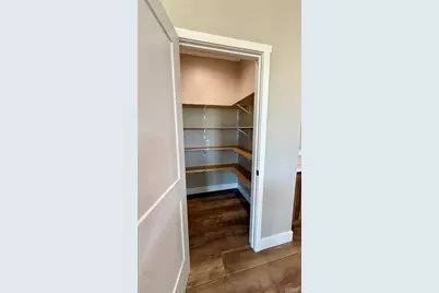 205 E Larkspur Ct, Hannibal, MO 63401 - Photo 7