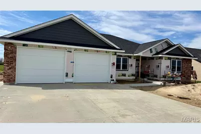 205 E Larkspur Ct, Hannibal, MO 63401 - Photo 1
