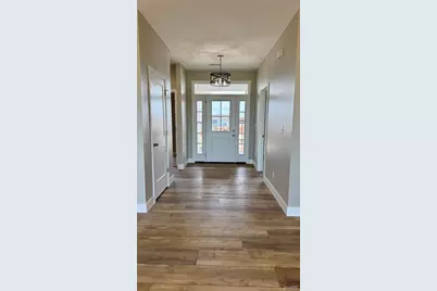 205 E Larkspur Ct, Hannibal, MO 63401 - Photo 3