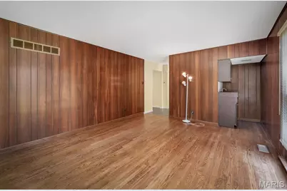 10465 Gregory Court, Saint Louis, MO 63128 - Photo 13