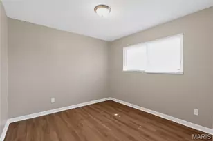 4426 Treadway Ln, Saint Louis, MO 63134 - Photo 17