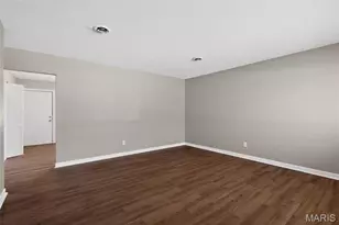 4426 Treadway Ln, Saint Louis, MO 63134 - Photo 13