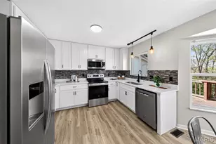 411 Valparaiso Ct, Valley Park, MO 63088 - Photo 9