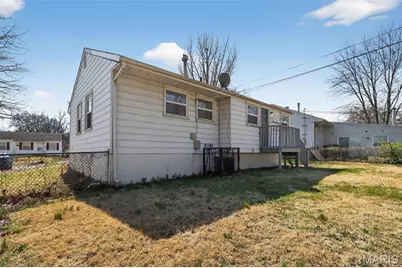 325 Lancashire Road, Saint Louis, MO 63137 - Photo 7