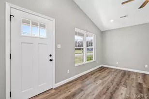 131 N Alexander St, Farmington, MO 63640 - Photo 5