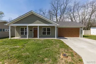 131 N Alexander St, Farmington, MO 63640 - Photo 3