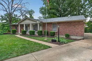 7 Springlake Ct, Ballwin, MO 63011 - Photo 3