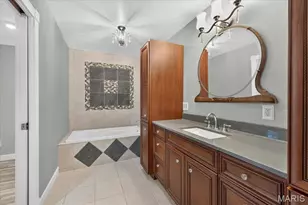 7 Springlake Ct, Ballwin, MO 63011 - Photo 33