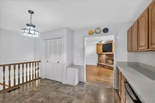 7 Springlake Ct, Ballwin, MO 63011 - Photo 15