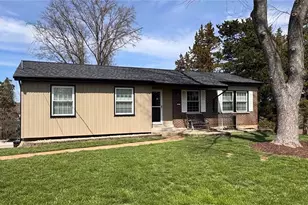 17 Ridgemoor Dr, Fenton, MO 63026 - Photo 1