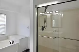 3235 Country Knoll Dr, Saint Charles, MO 63303 - Photo 17