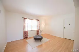 5876 Sunshine Dr, Saint Louis, MO 63109 - Photo 3