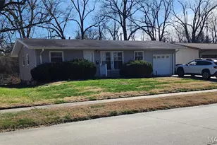 940 Rogers Ln, Florissant, MO 63033 - Photo 7