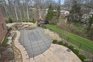 9 Graybridge Dr, Ladue, MO 63124 - Photo 7