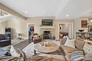 9 Graybridge Dr, Ladue, MO 63124 - Photo 25