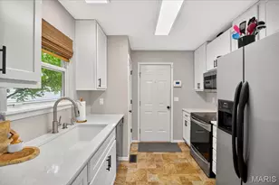 132 Hunters Green Ln, Eureka, MO 63025 - Photo 13