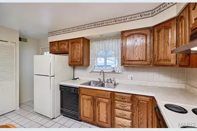 615 Central Parkway, Florissant, MO 63031 - Photo 11