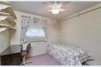 615 Central Parkway, Florissant, MO 63031 - Photo 35