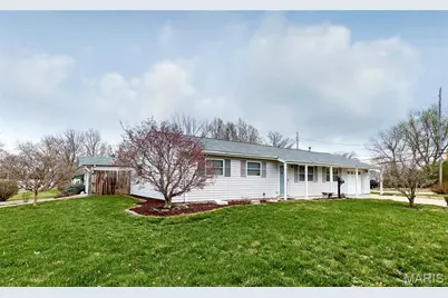 615 Central Parkway, Florissant, MO 63031 - Photo 1
