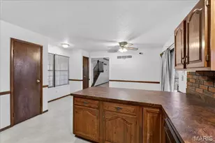 7127 Honey Ln, Saint Louis, MO 63129 - Photo 11