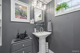 7049 Pershing Ave, University City, MO 63130 - Photo 33