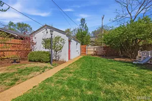 7049 Pershing Ave, University City, MO 63130 - Photo 43