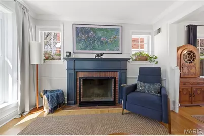 7049 Pershing Avenue, University City, MO 63130 - Photo 9