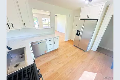 4005 Cranberry Lane, Saint Louis, MO 63121 - Photo 5