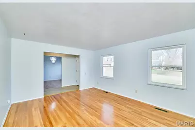 815 Montmartre Court, Saint Louis, MO 63141 - Photo 7