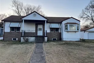 19 Shumate Ave, Saint Ann, MO 63043 - Photo 1