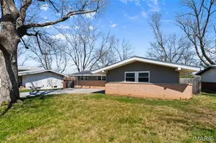 21 Graeler Dr, Saint Louis, MO 63146 - Photo 3