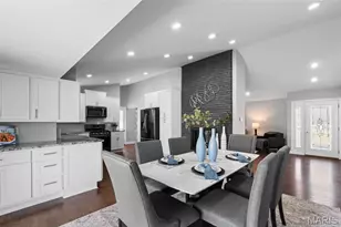 21 Graeler Dr, Saint Louis, MO 63146 - Photo 9