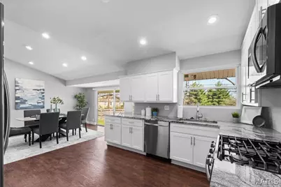 21 Graeler Drive, Saint Louis, MO 63146 - Photo 13