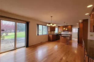 3568 Queens Hill Dr, Oakville, MO 63129 - Photo 7