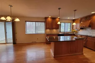 3568 Queens Hill Dr, Oakville, MO 63129 - Photo 15