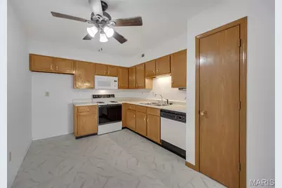 35 Berview Circle #E, Saint Louis, MO 63129 - Photo 7