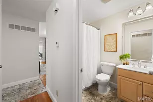 12174 Lake Meade Dr, Saint Louis, MO 63146 - Photo 19