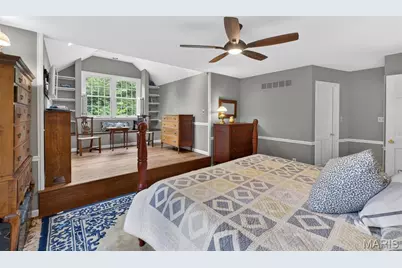 13595 Featherstone Drive, Town and Country, MO 63131 - Photo 11
