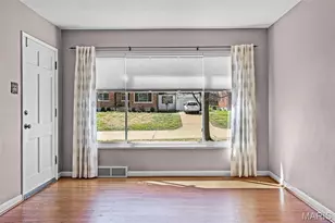 1334 Pinetree Ln, Saint Louis, MO 63119 - Photo 5